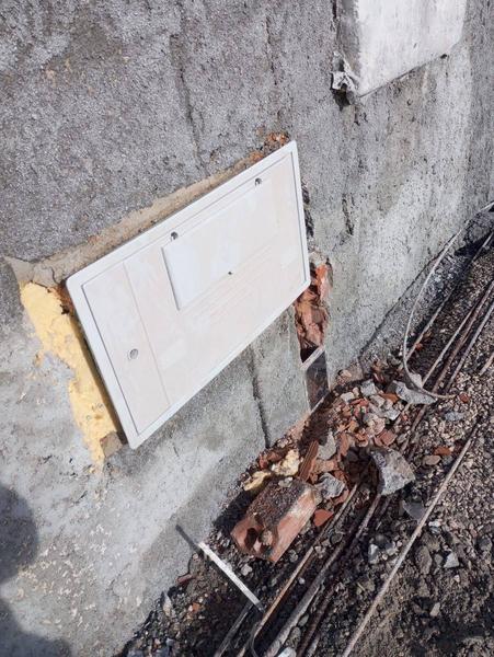 Instalação de quadro elétrico embutido